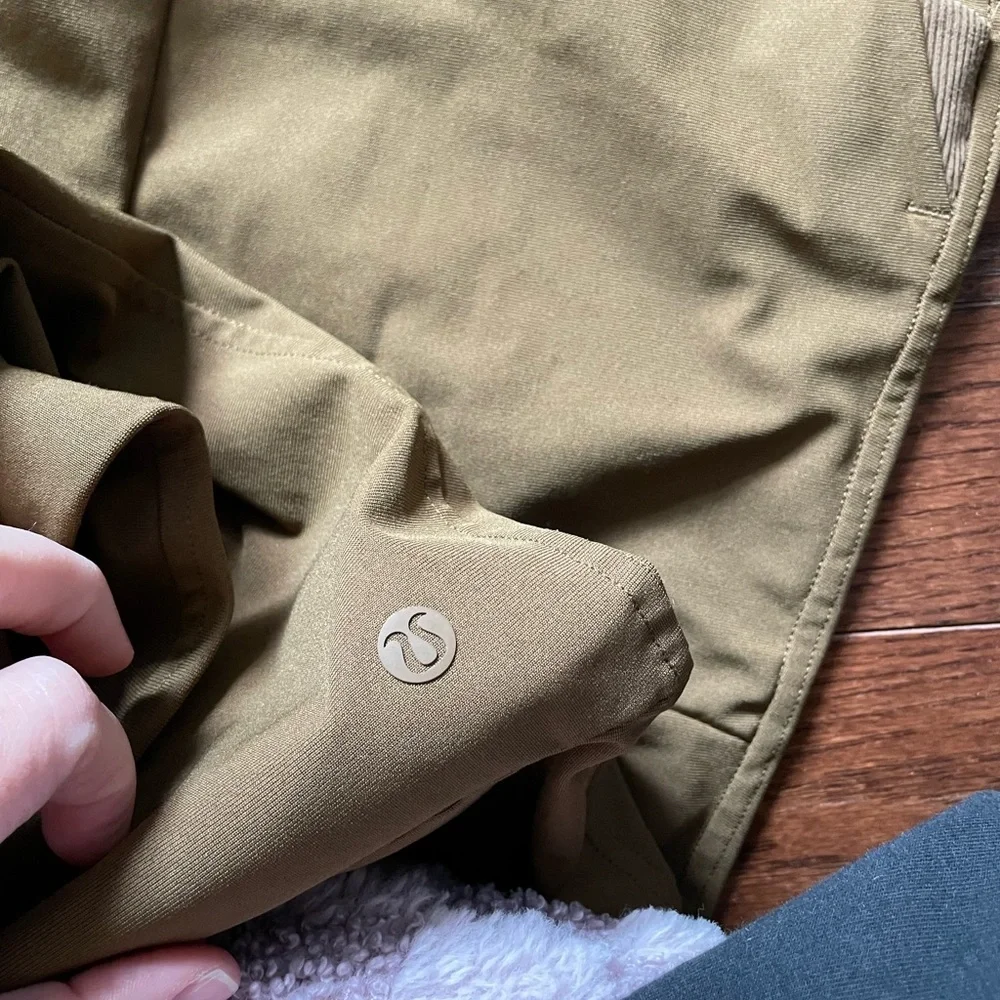 lululemon athletica Men's Khaki Joggers - Picture 5 of 12